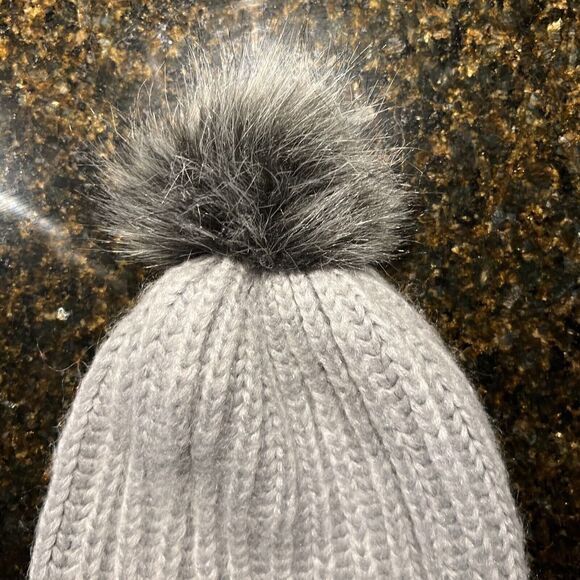 Kate Spade Heritage Wool Blend Pom Pom Chunky Knit Beanie EUC - Picture 3 of 7